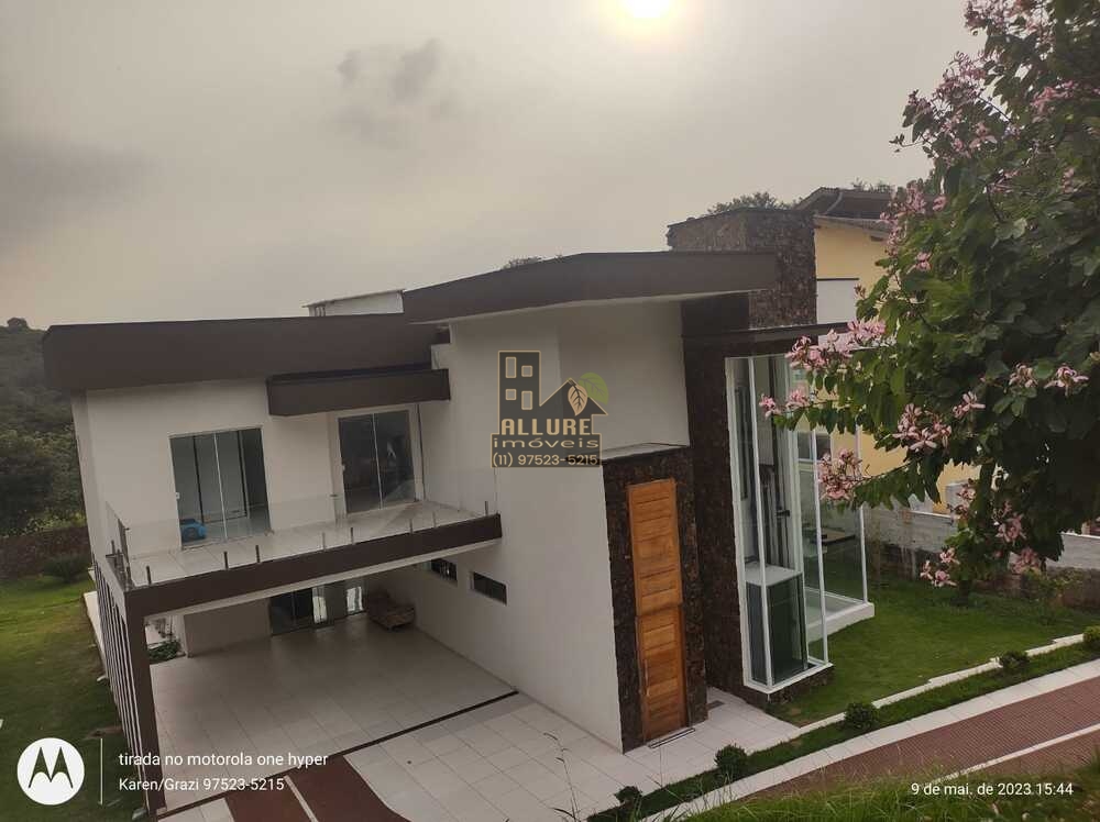 Leia mais sobre o artigo Sobrado 800m² – Luxo e Amplitude